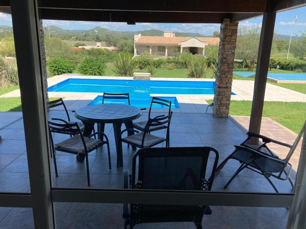 Casa Con Vista A Las Sierras De Cordoba Malagueno Exterior photo